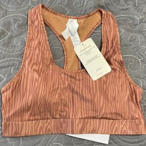 Fabletics NWT women’s L medium impact sports bra